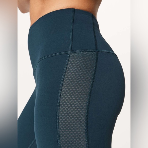 Lululemon Ready Set Go Crop (21") in Submarine Teal EUC Cropped Leggings 4 - Picture 4 of 7